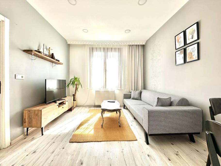 Historical Comfy Flat In Beyoglu Tophane, Galata Appartement